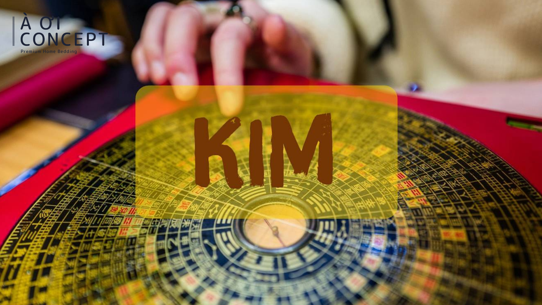 Mệnh Kim hợp ví màu gì – ví màu trắng và xám bạc thể hiện sự tinh tế và bền vững